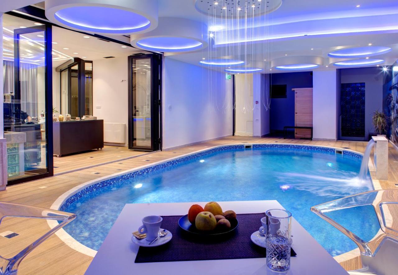 Diamond Rain Boutique 4*